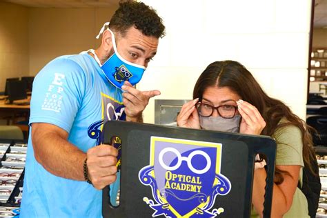 How far can the human eye see - Optical Academy
