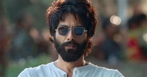 लंबे समय से बढ़ी हुई दाढ़ी को शेव करने से पहले इन बातों का रखें ध्यान ...