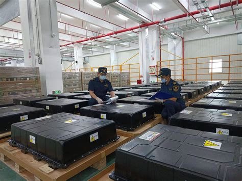 前10月广州海关监管出口锂电池同比增长超1.1倍