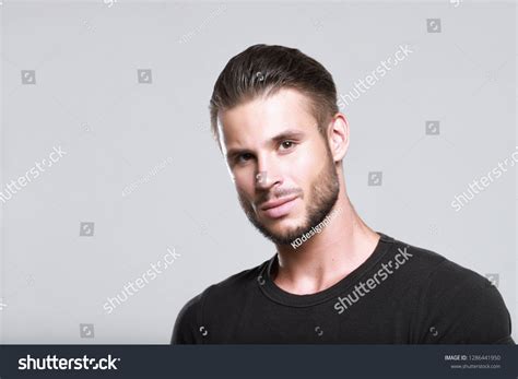 2.300 imagens de Male cheekbones Imagens, fotos stock e vetores ...