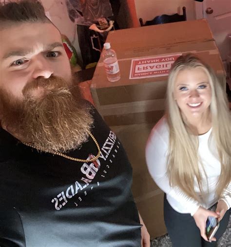 Celebrities Endorsement - Shelby Dueitt | Custom Handmade Knives in Canada