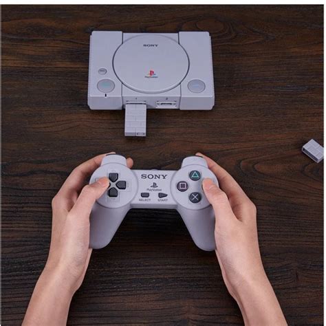 doux cyclope Réfrigérer manette ps1 classic érotique moniteur réfléchir