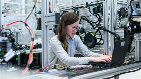 ¿No sabes qué estudiar? La demanda de ingenieros crecerá los próximos años