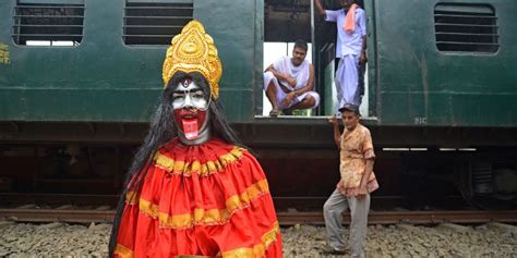 'The Gods of Bengal's Villages': A Film Explores the Dying Art of ...