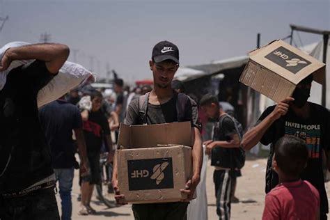 34 Palestinians killed in new shootings near food distribution centers ...