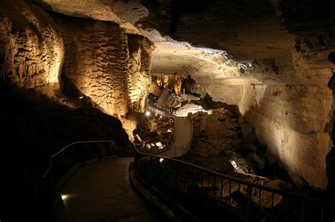Cathedral Caverns State Park | Alapark