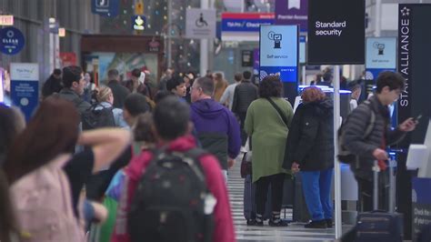 Chicago airports prepare for holiday travel rush