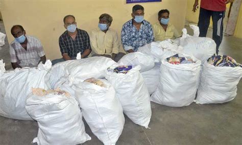 6 arrested for smuggling tobacco products in cars | கார்களில் புகையிலை ...