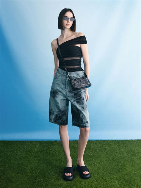 Prism Noir Lark Patent Crinkle-Effect Shoulder Bag - CHARLES & KEITH IN