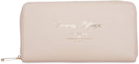 Tommy Hilfiger Bags - Buy Tommy Hilfiger Bags Online at Best Prices In ...