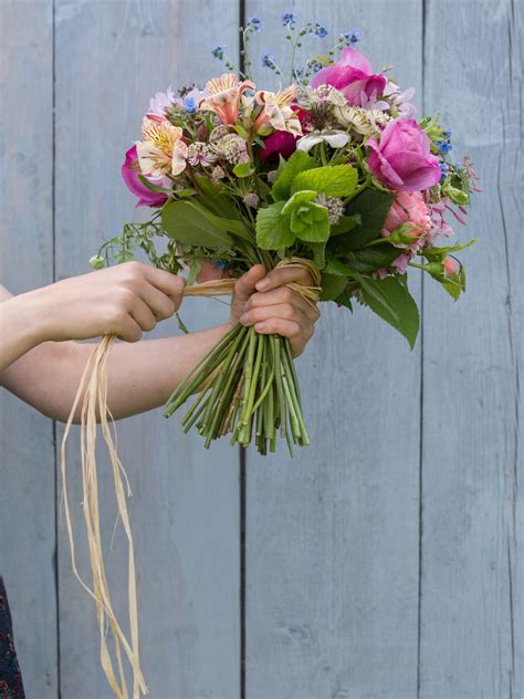 Make a Hand-Tied Bouquet | DIY Network Blog: Made + Remade | DIY