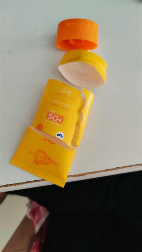 Glowing Sunscreen, Aqualogica Glow+ Dewy Sunscreen 80g