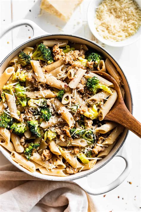 Sausage Broccoli Pasta (video) | Get Inspired Everyday!