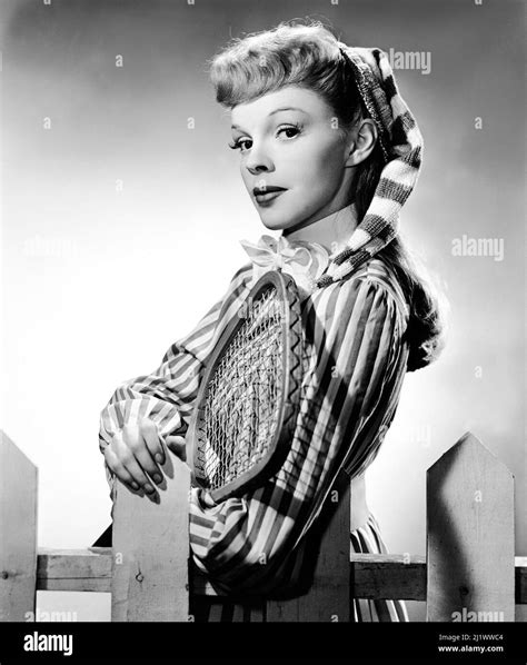 JUDY GARLAND in MEET ME IN ST. LOUIS (1944), directed by VINCENTE ...