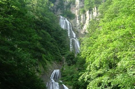 10 Pretty Waterfalls In Japan That’ll Leave You In A Trance