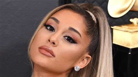 Is Ariana Grande about to launch her own beauty brand ? | Vogue France