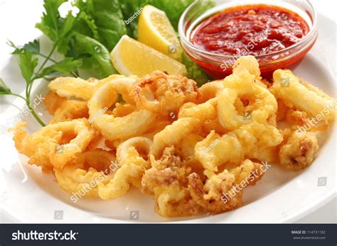 Fried Calamari, Fried Squid With Marinara Sauce Stock Photo 114731182 ...