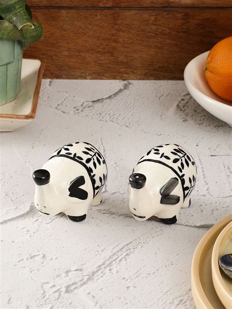 VarEesha Hand Crafted Black and White Elephant Salt n Pepper Set