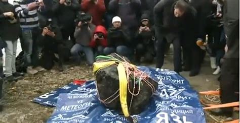 Divers Recover Largest Russian Meteor Chunk from Lake in Chelyabinsk ...