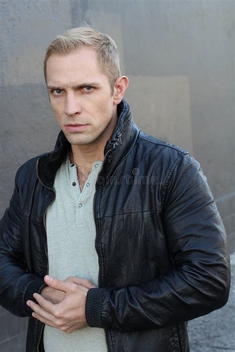 Aggressive Body Language 的图像结果