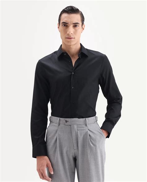 Rare Rabbit Men's Novo-25 Black Cotton Fabric Spread Collar Regular Pl