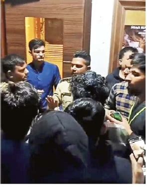 Fans arrived at 6 am to watch Pushpa 2, there was a commotion as the ...