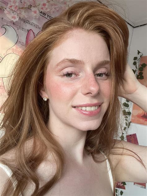 Your favorite freckled redhead : r/FreckledGirls