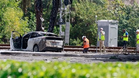 Small plane crashes in South Florida near I-95 by Boca Raton Airport ...