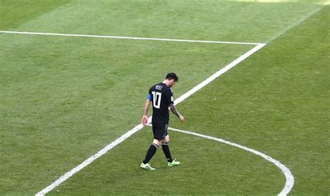 点球被导演扑出，到手的3分被梅西踢飞了，阿根廷晋级悬了