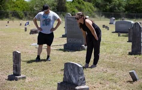 Fort Hood opens training ranges for legacy cemetery gravesite visits ...