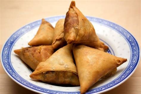 The Unique Samosas of Mumbai | LBB, Mumbai