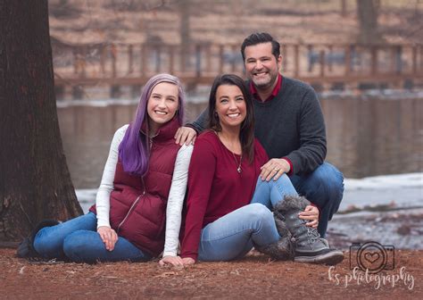 Family of three with a teenager | Family portrait poses, Big family ...