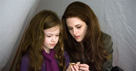 Twilight: How Renesmee Cullen’s Powers Change Vampires