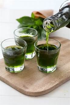liquore fatto in casa liquore al basilico ricetta nel 2019 bevande liquori liquore fatto in casa liquore al basilico ricetta nel 2019 bevande liquori