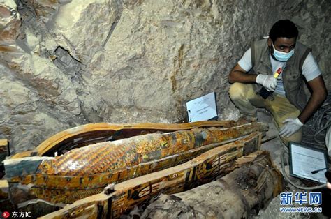 埃及发现8具3500年木乃伊墓葬 上千个陪葬雕像（组图）-新华网