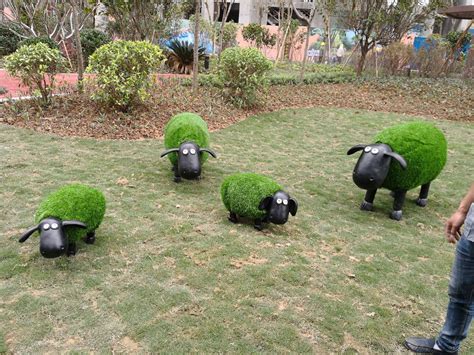 园林草坪塑小羊披草玻璃钢雕塑 动物雕塑 景观雕塑 - 户外家具,藤编家具,沙滩椅,广州市度帆户外家具有限公司