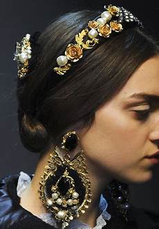 accessori docce hair accessories trend in 2013 dolce gabbana accessories accessori docce hair accessories trend in 2013 dolce gabbana accessories