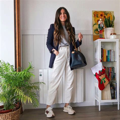 40 Corduroy Pants Outfit Ideas for Women - Her Style Code