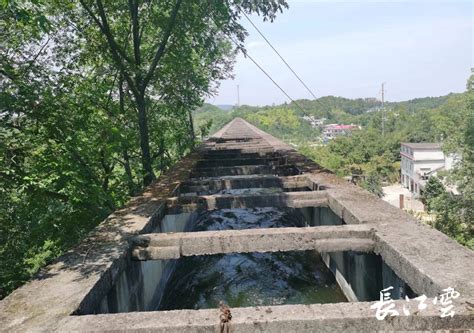 壮观！湖北黄冈最大水库白莲河水库开闸泄洪-图片频道