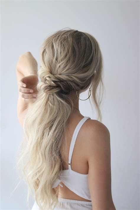 Easy Ponytail Tutorial 的图像结果