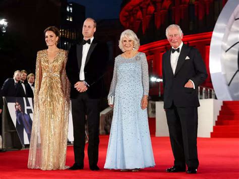 A Galaxy Of Stars - Bond Premiere: Daniel Craig Stuns In Pink Jacket ...