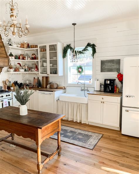 15+ Best Kitchen Christmas Rugs To Add Holiday Cheer to Your Home - No ...