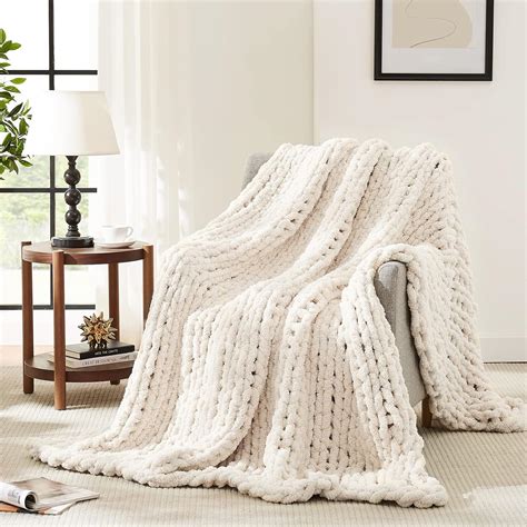 Amazon.com: L'AGRATY Chunky Knit Blanket Throw: 30''x40'' Chenille ...