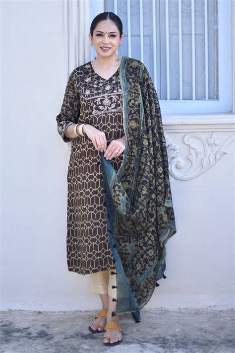 Taraasha Brown Dabu Block Print Modal Kurta | Ray - Ethnic – Ray Ethnic