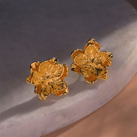 Rose Gold Flower Shape Earrings – Theglamsutra