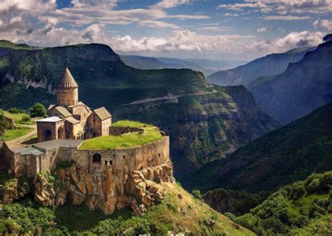 Церкви и монастыри Армении. Самые интересные места