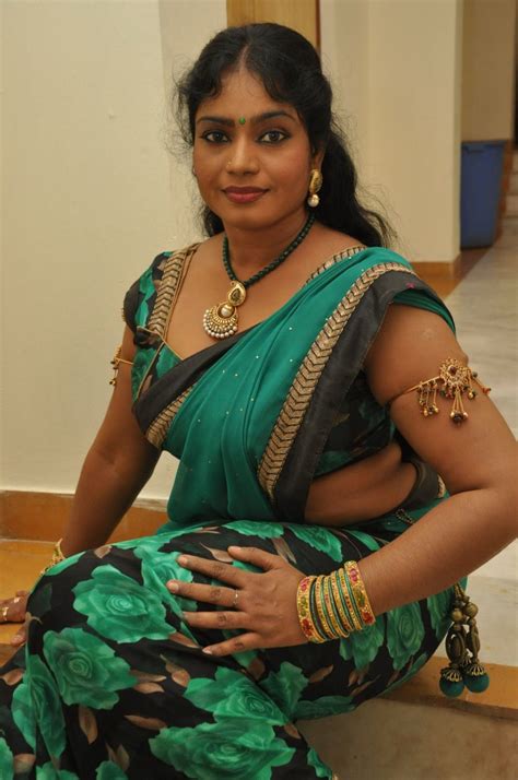 Supporting Actress Jayavani Hot stills in Saree