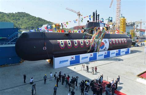 朝鲜最新潜艇曝光，两位一体核力量成型，特朗普只能高呼友好了？