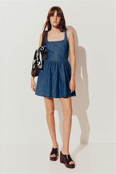 Flared-skirt denim dress - Denim blue - Ladies | H&M IN
