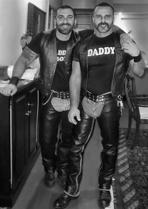 ปักพินในบอร์ด Men In Leather Chaps